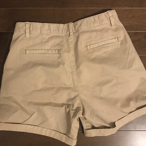 Khaki girlfriend shorts, mid-length and stretchy - Picture 4 of 4